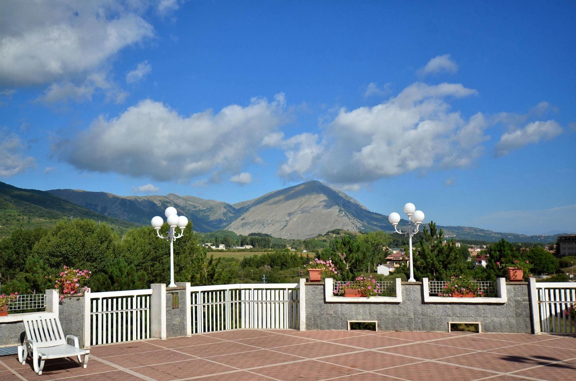 Grand Hotel Delle Rocche Rocca di Mezzo Eksteriør billede